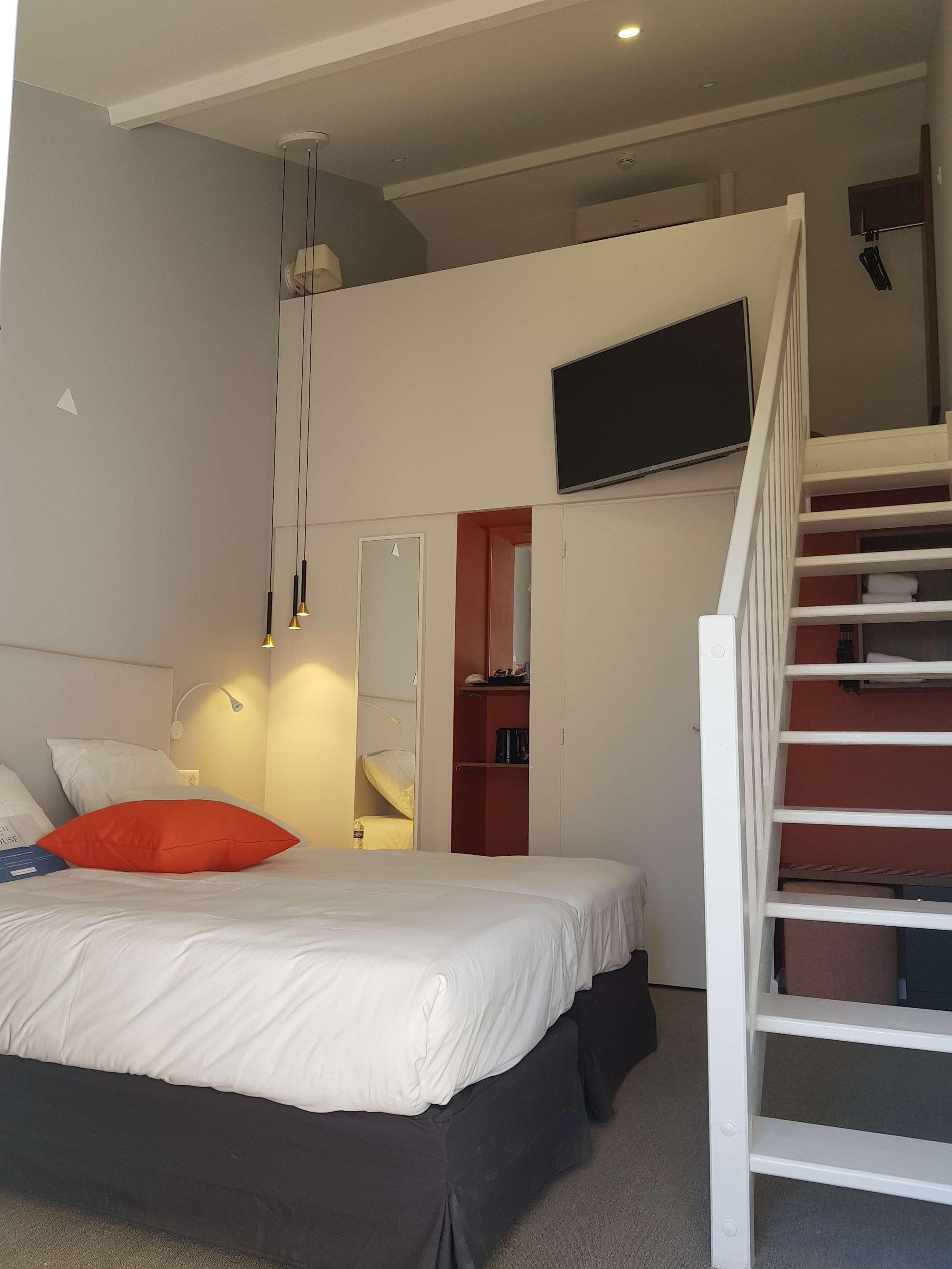 Kyriad Lyon Est - Saint Quentin Fallavier Екстер'єр фото