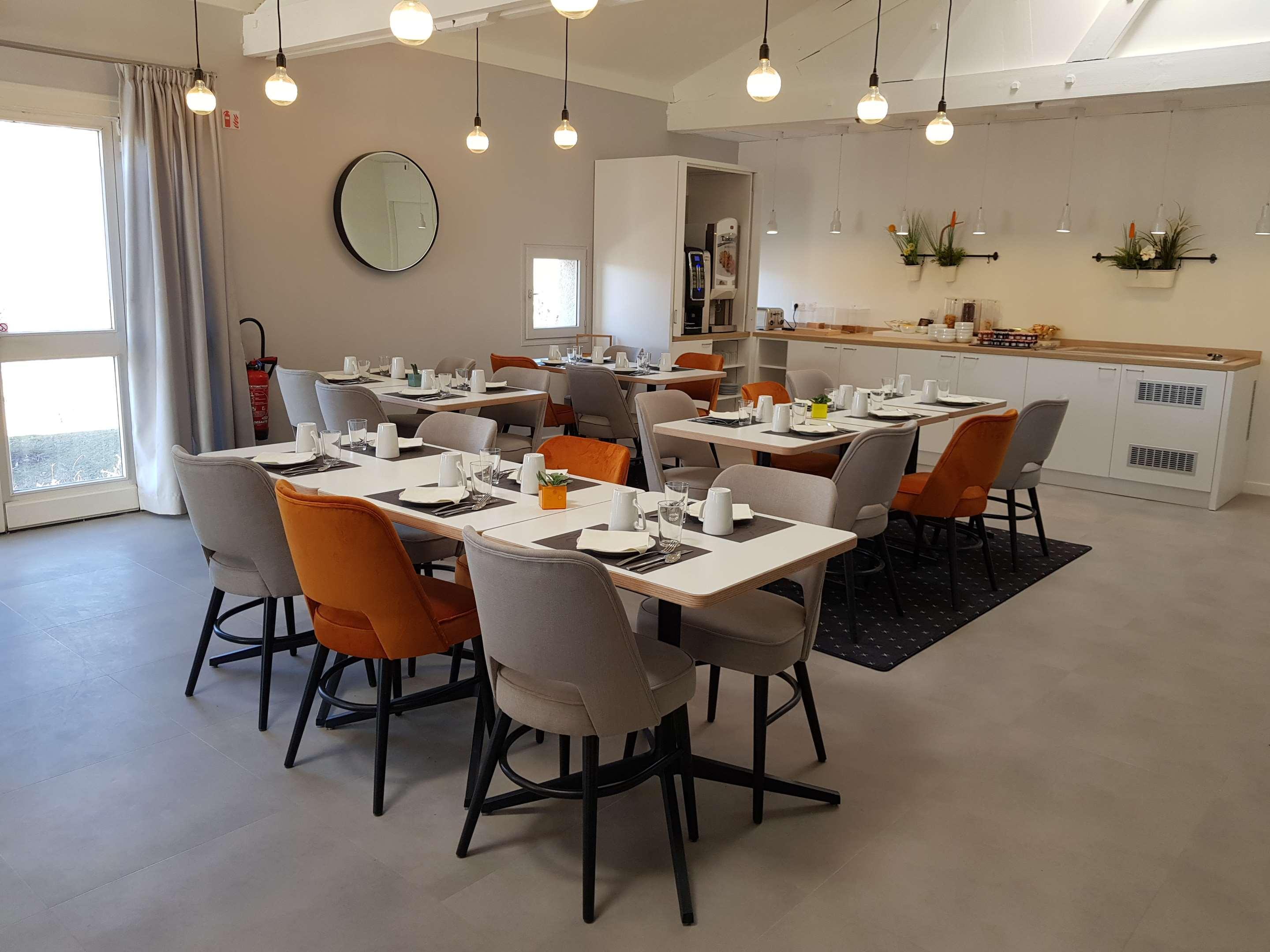 Kyriad Lyon Est - Saint Quentin Fallavier Екстер'єр фото